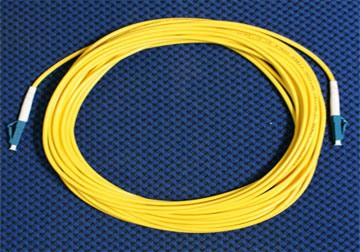 day-nhay-quang-singlemode-simplex-lcupc-lcupc-3-0-mm-dai-10-m.jpeg day-nhay-quang-singlemode-simplex-lcupc-lcupc-3-0-mm-dai-10-m.jpeg